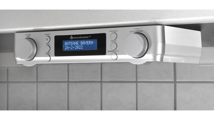 RB M günstig Kaufen-Soundmaster Unterbau-/Küchenradio UR2022SI, UKW/DAB+, Küchentimer, Arbeitsplatzbeleuchtung. Soundmaster Unterbau-/Küchenradio UR2022SI, UKW/DAB+, Küchentimer, Arbeitsplatzbeleuchtung <![CDATA[Musik hören beim Kochen,ohne dass das Radi