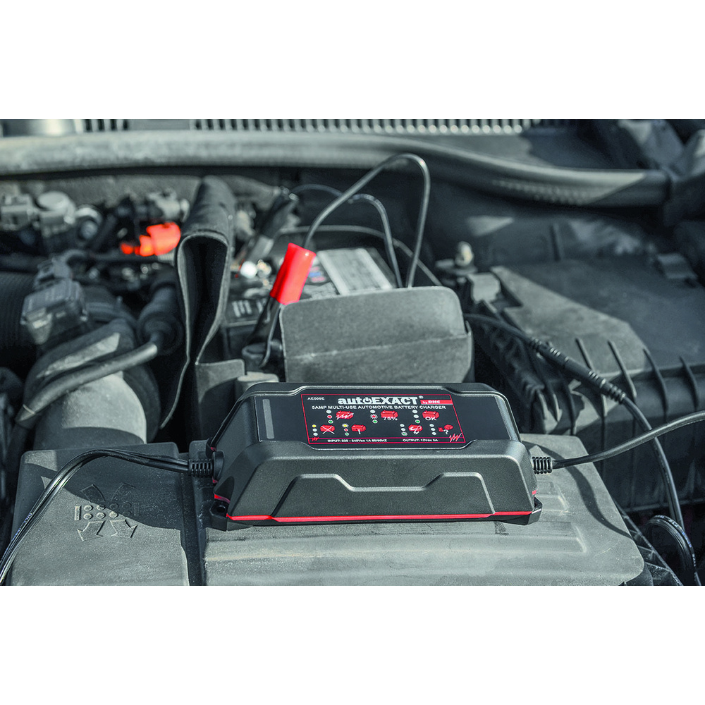 ELV autoExact AE500E Ladegerät für Kfz-Bleiakkus, 5 A
