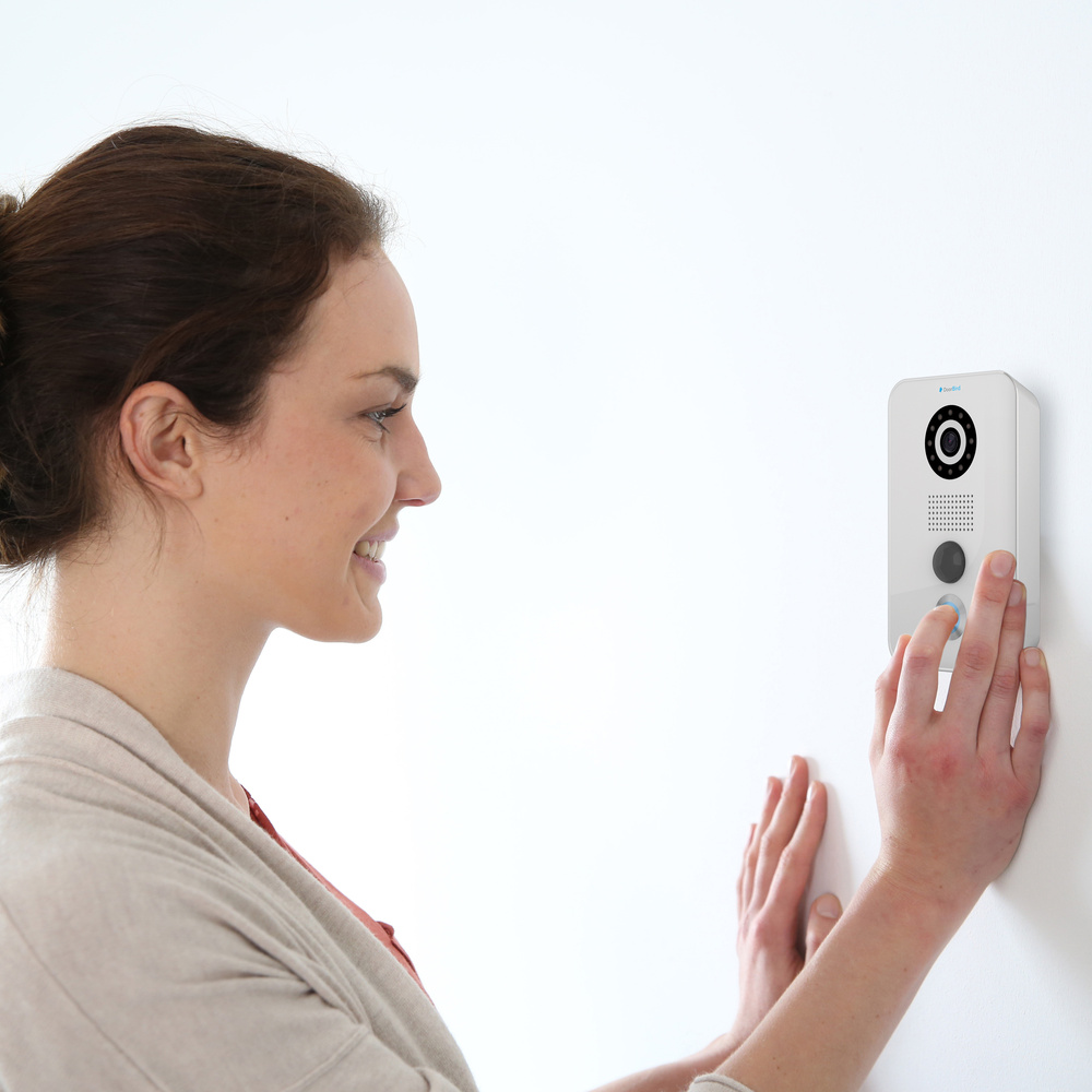 DoorBird D101 WLAN-/LAN-Video-Türsprechanlage mit App-Anbindung, weiß