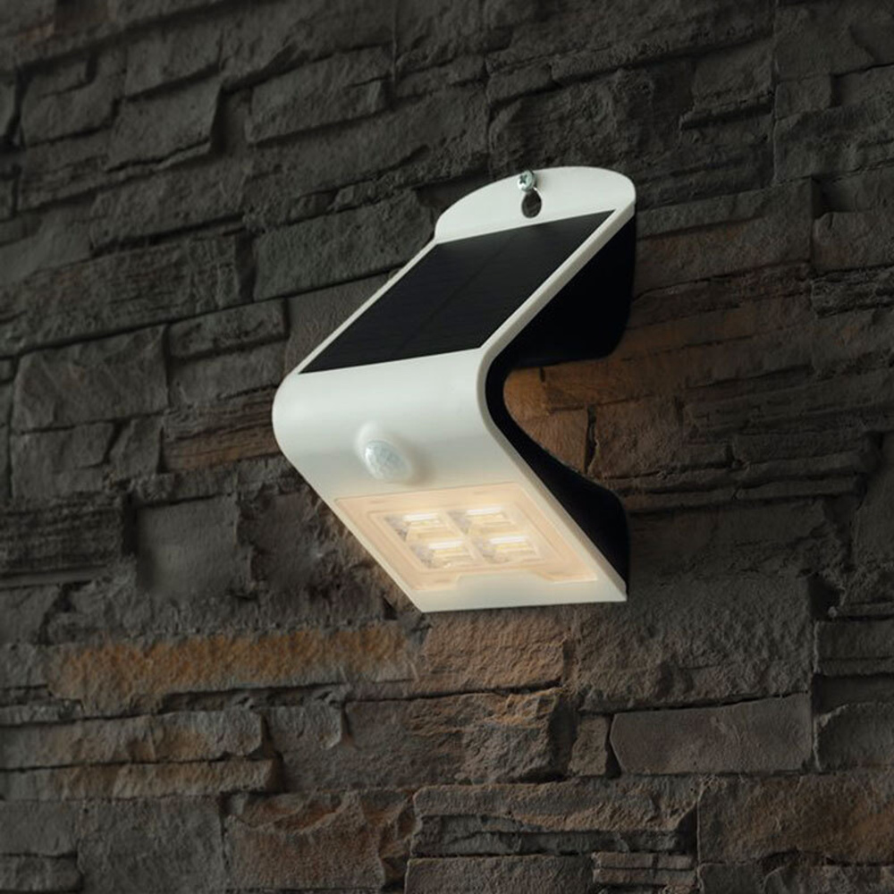 HEITRONIC 2-W-Solar-LED-Wandleuchte mit 120°-Bewegungsmelder, warmweiß