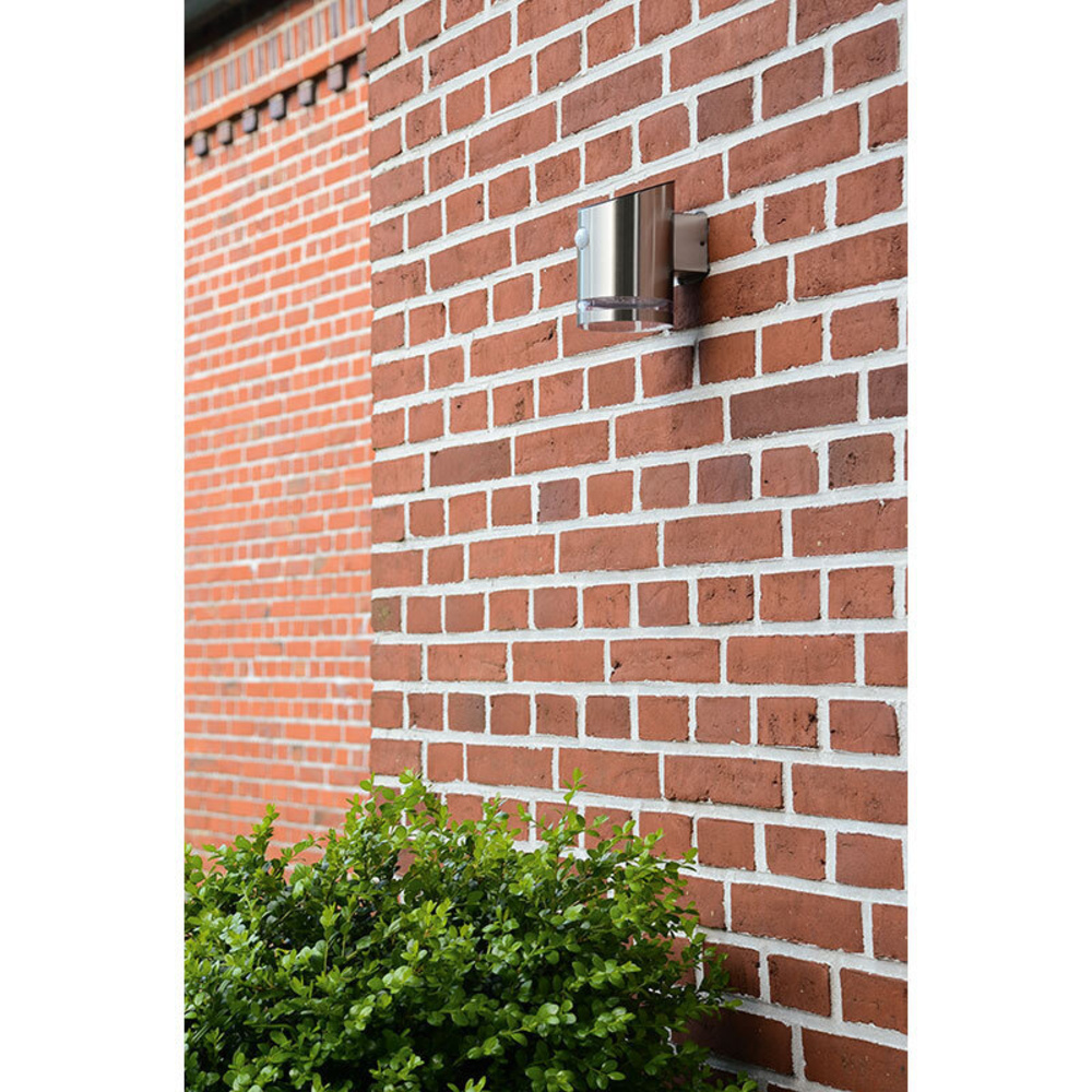 ELV 2-W-Solar-LED-Wandleuchte mit Bewegungsmelder, silber, IP44