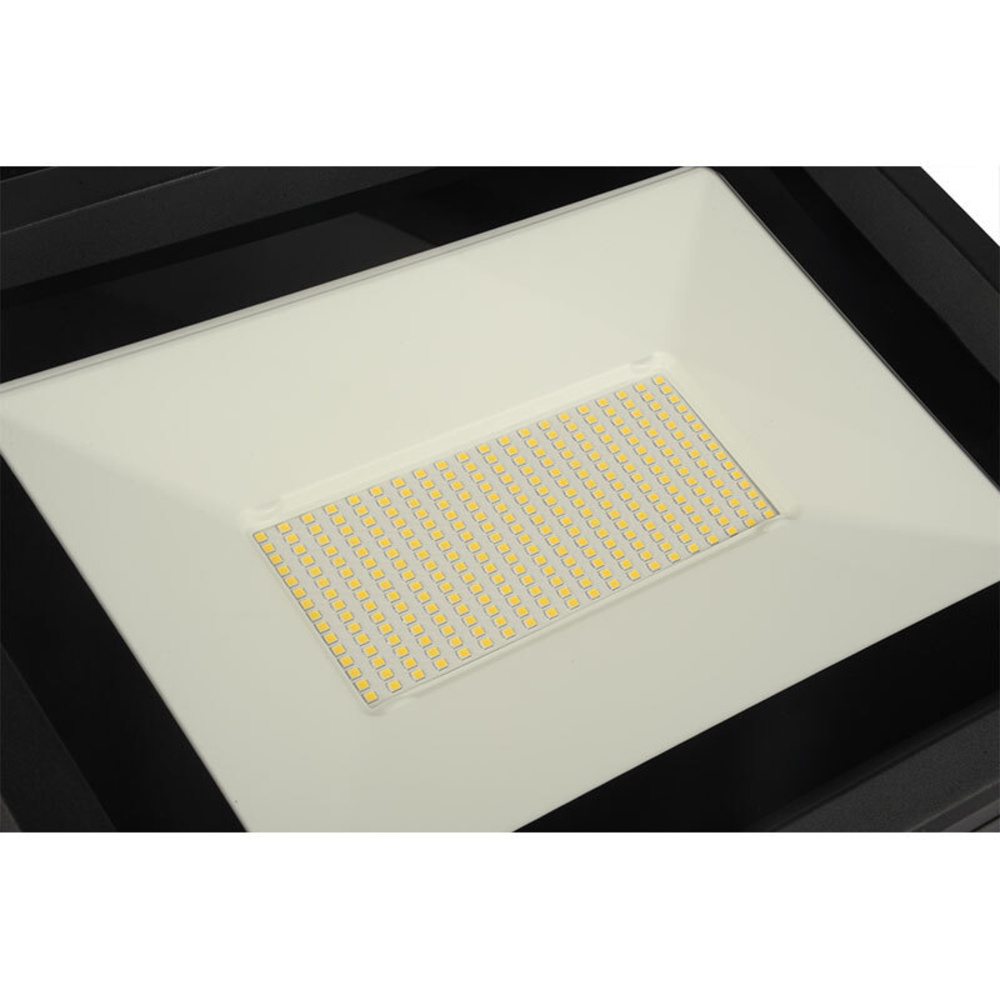 Beneito 200-W-LED-Fluter, kaltweiß, 17.600 lm, seewasserfest, IP65
