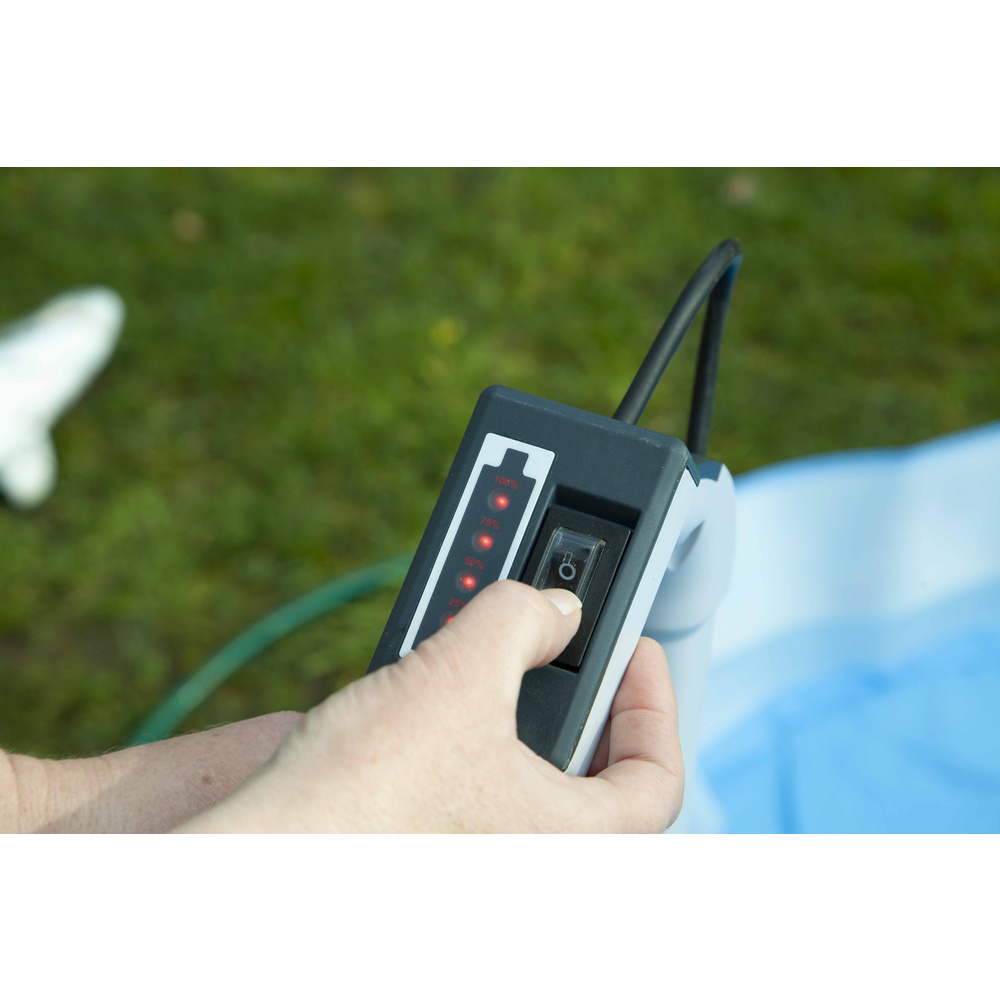Batavia Akku-Regentonnenpumpe, 12 Volt, inkl. Akku und Ladegerät