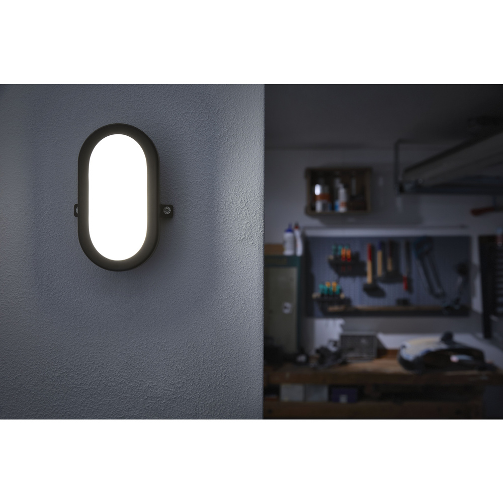 LEDVANCE 5,5-W-Wand-/Deckenleuchte BULKHEAD, schwarz, 450 lm, kaltweiß, IP54