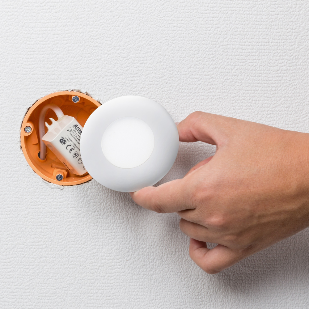 HEITRONIC 2-W-LED-Einbaupanel Nizza, passt in Schalter- und Hohlwanddosen, rund, weiß, IP20