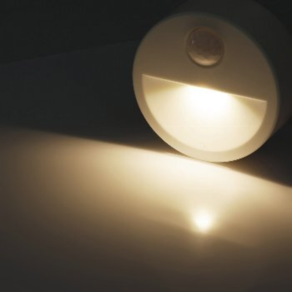 ChiliTec LED-Treppenlicht / LED-Nachtlicht mit PIR-Bewegungsmelder, Batteriebetrieb