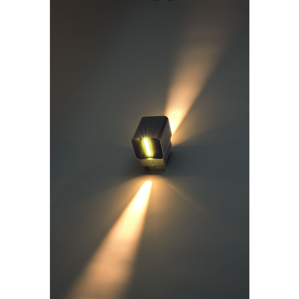 HEITRONIC 13,5-W-LED-Wandleuchte SOPHIE, einstellbarer Lichtaustritt, 760 lm, 3000 K, warmweiß, IP54