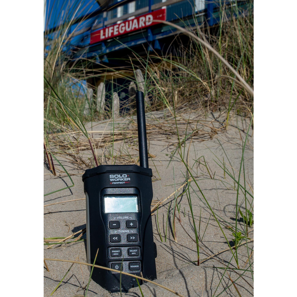PerfectPro Ultrakompaktes Outdoor-/Baustellenradio SOLOWORKER, DAB+/UKW, Bluetooth-Streaming, IP64
