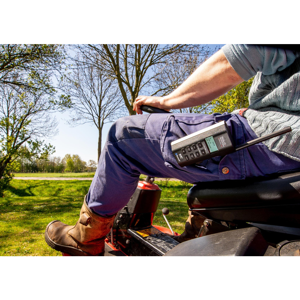 PerfectPro Ultrakompaktes Outdoor-/Baustellenradio SOLOWORKER, DAB+/UKW, Bluetooth-Streaming, IP64