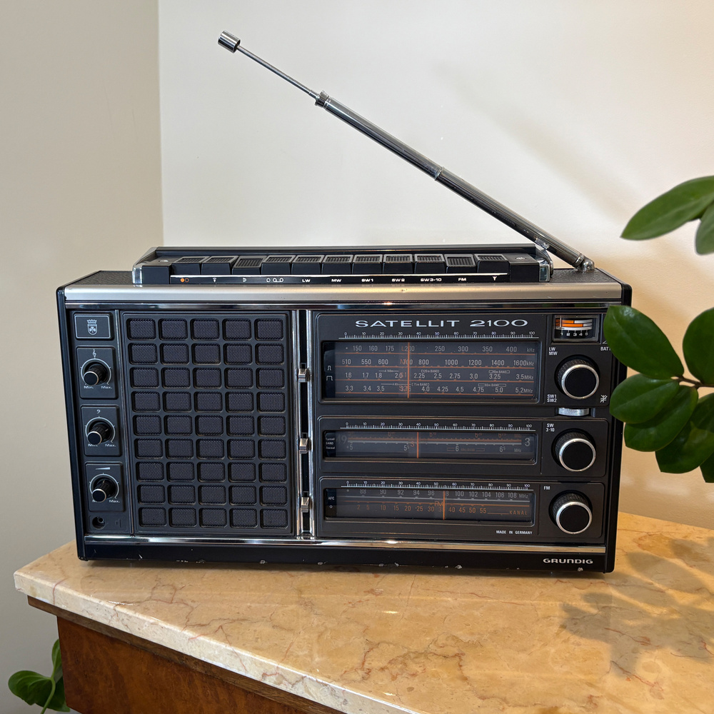 Grundig Satellit 2100 - Die Restaurierung einer Ikone