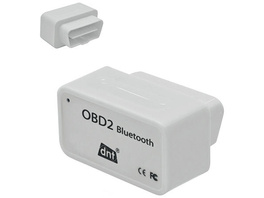 Leser testen das Bluetooth-OBD-2-Diagnosegerät